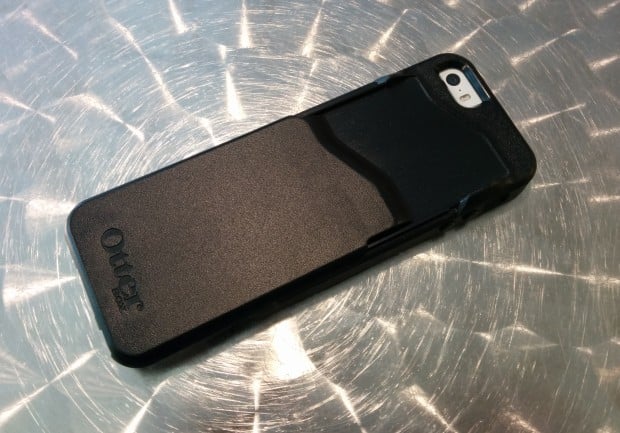 The back slides down to reveal the wallet portion.
