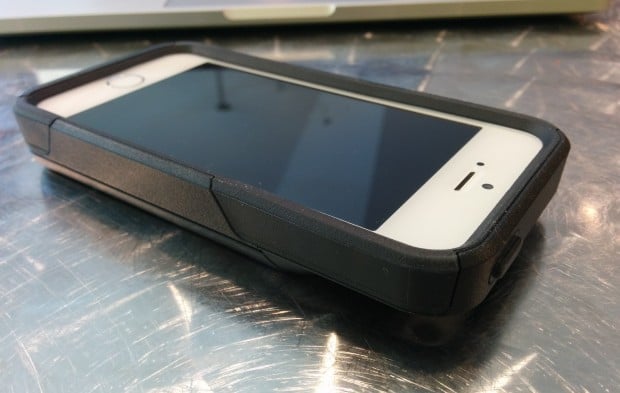 This OtterBox iPhone 5s or iPhone case protects the screen as well. 