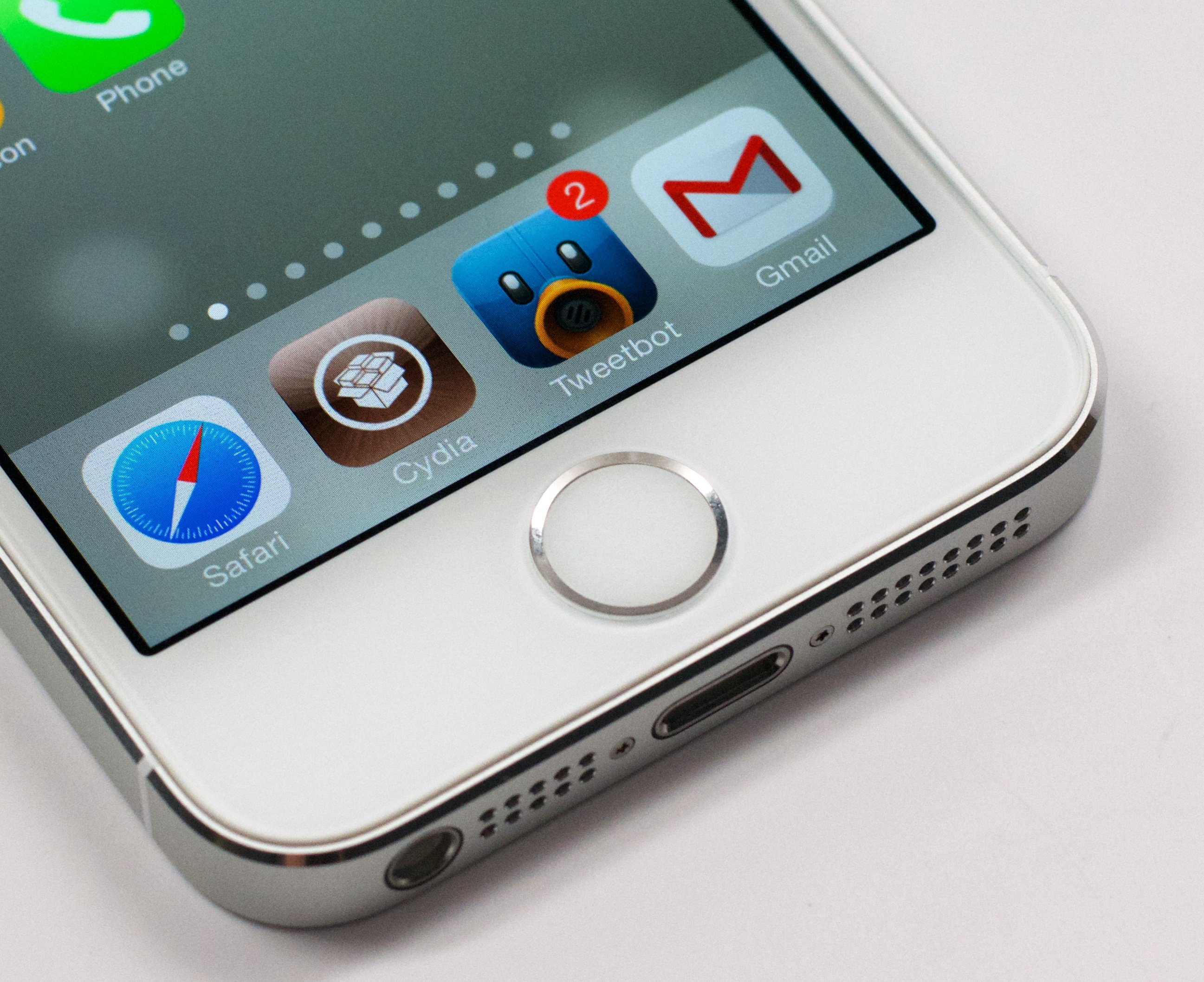 The iOS 7 jailbreak progress continues and the iOS 6.1.3 jailbreak release should come this year.