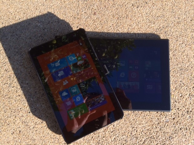 The Dell Venue 8 Pro (top, left), has a 400 nits display that appears to be brighter than the Lumia 2520 (bottom, right) display, which is rated at a brighter 650 nits. Both tablets are placed under direct afternoon sunlight in California, and auto-brightness was turned off on both devices with the screen brightness settings turned up to maximum. 