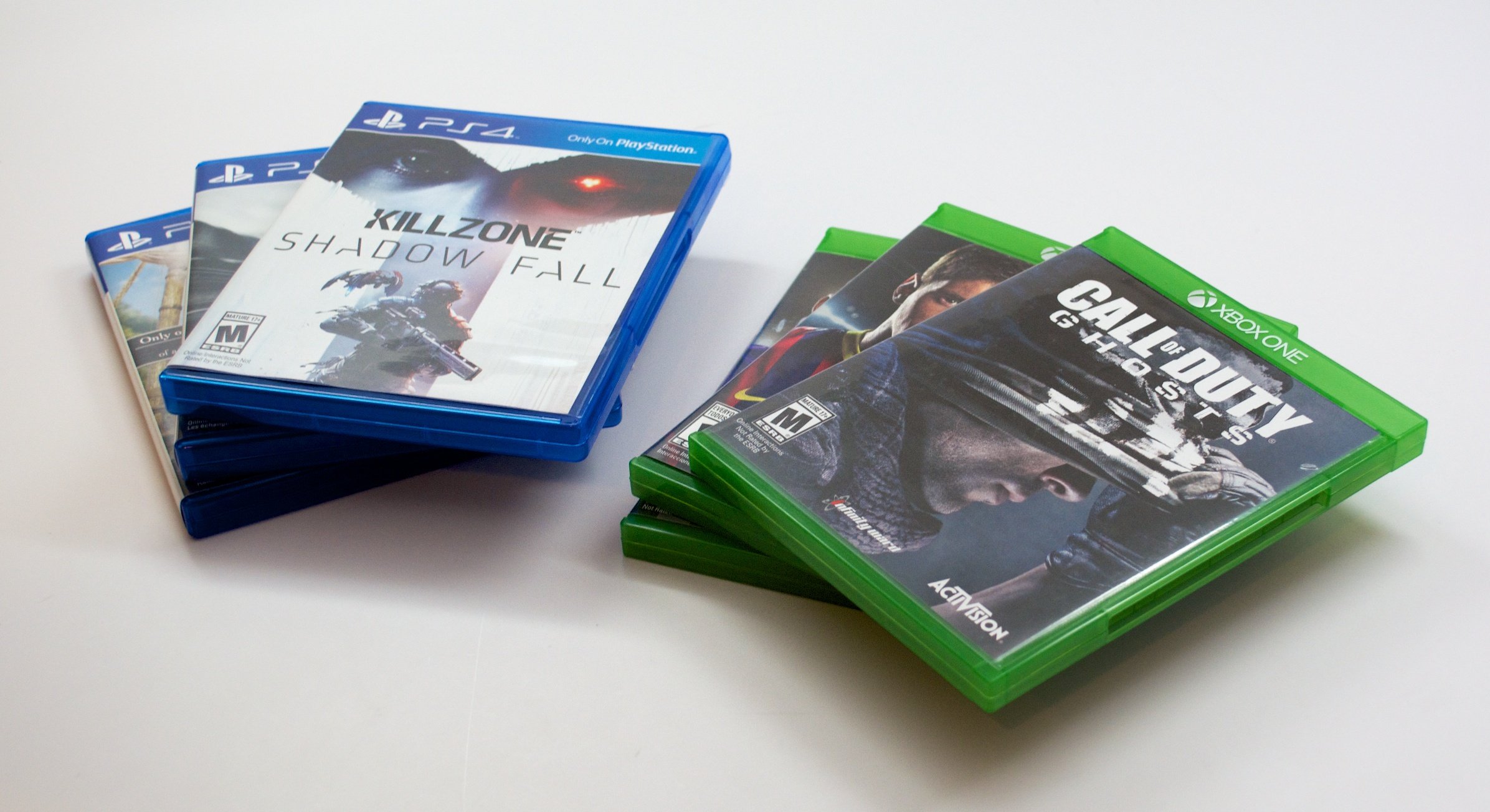 There are many games available on both the PS4 and Xbox One.