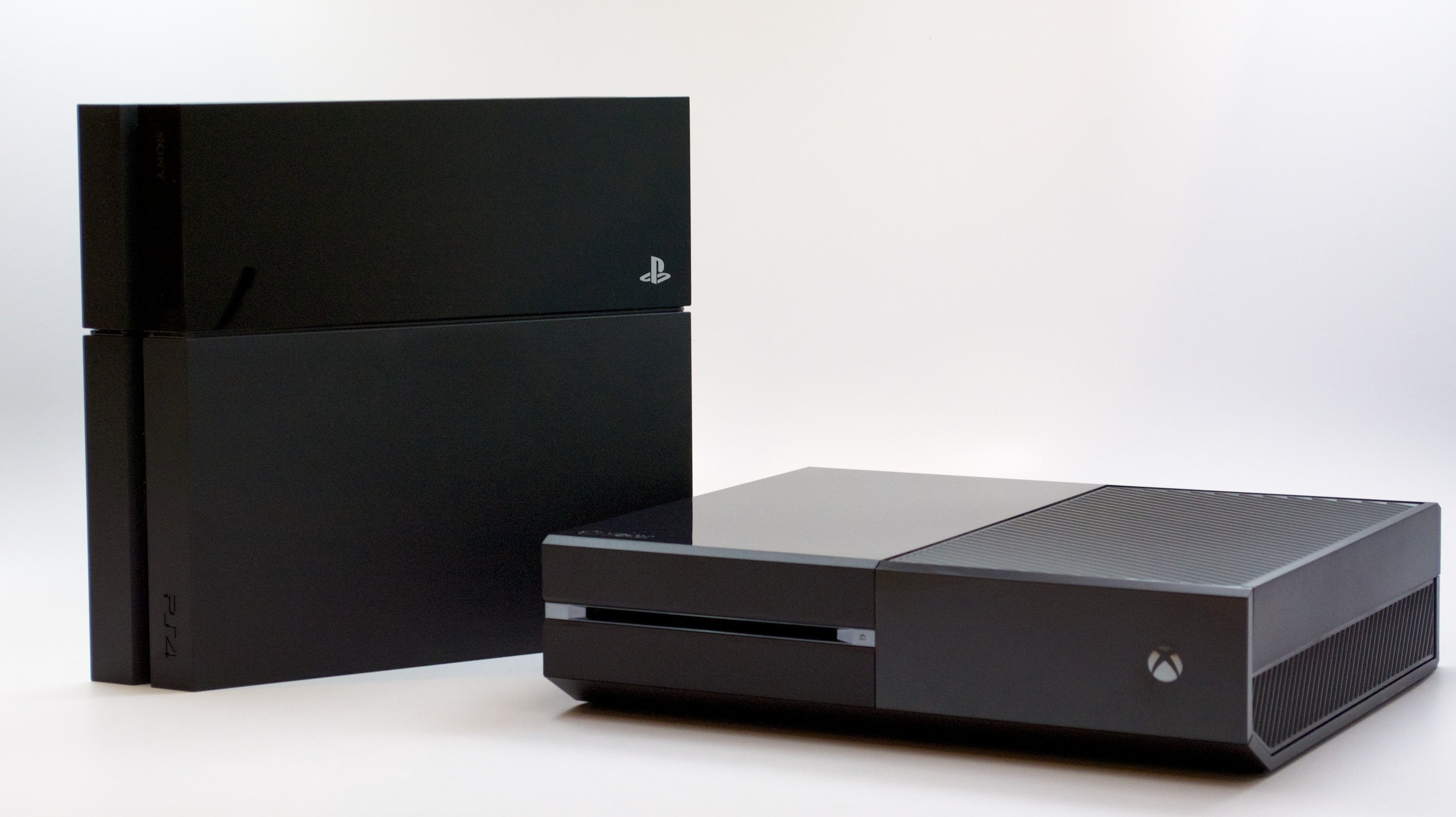 Comparing PS4 vs Xbox One? Here are seven things buyers need to know.
