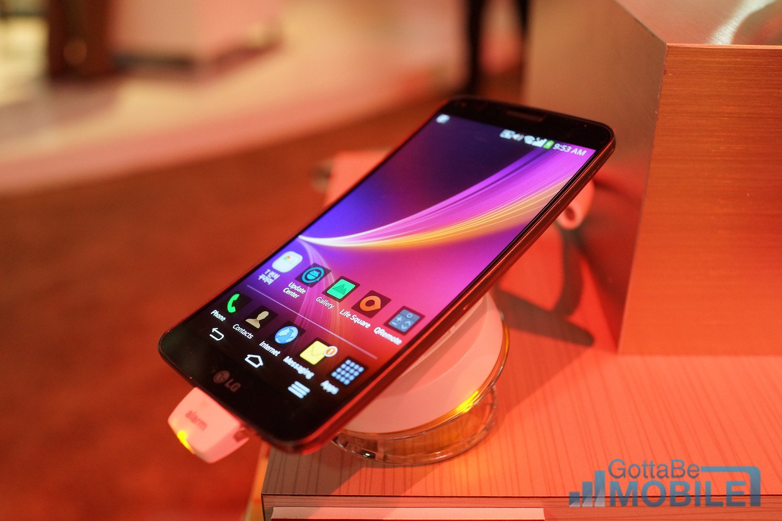 The LG G Flex is on the way to AT&T, T-Mobile and Sprint.