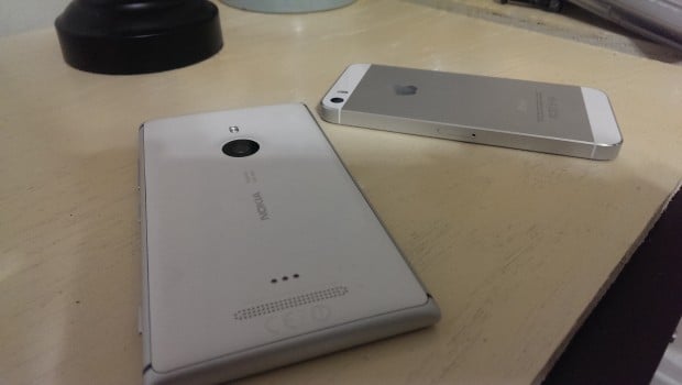 Apple iPhone 5s vs. Nokia Lumia 925 What To Buy (13)