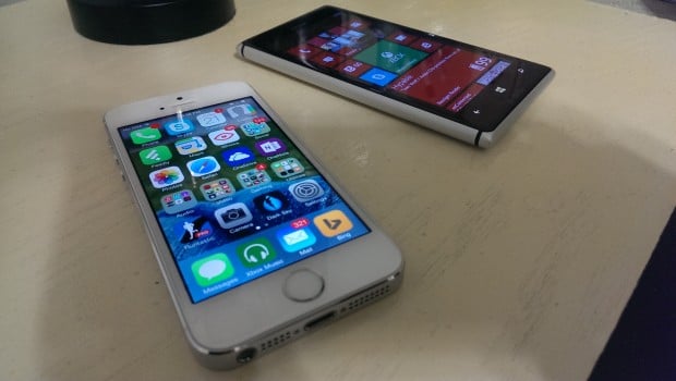 Apple iPhone 5s vs. Nokia Lumia 925 What To Buy (9)