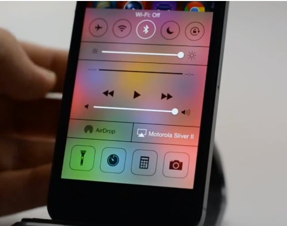 Turn on Do Not Disturb in iOS 7 quickly with Control Center. 