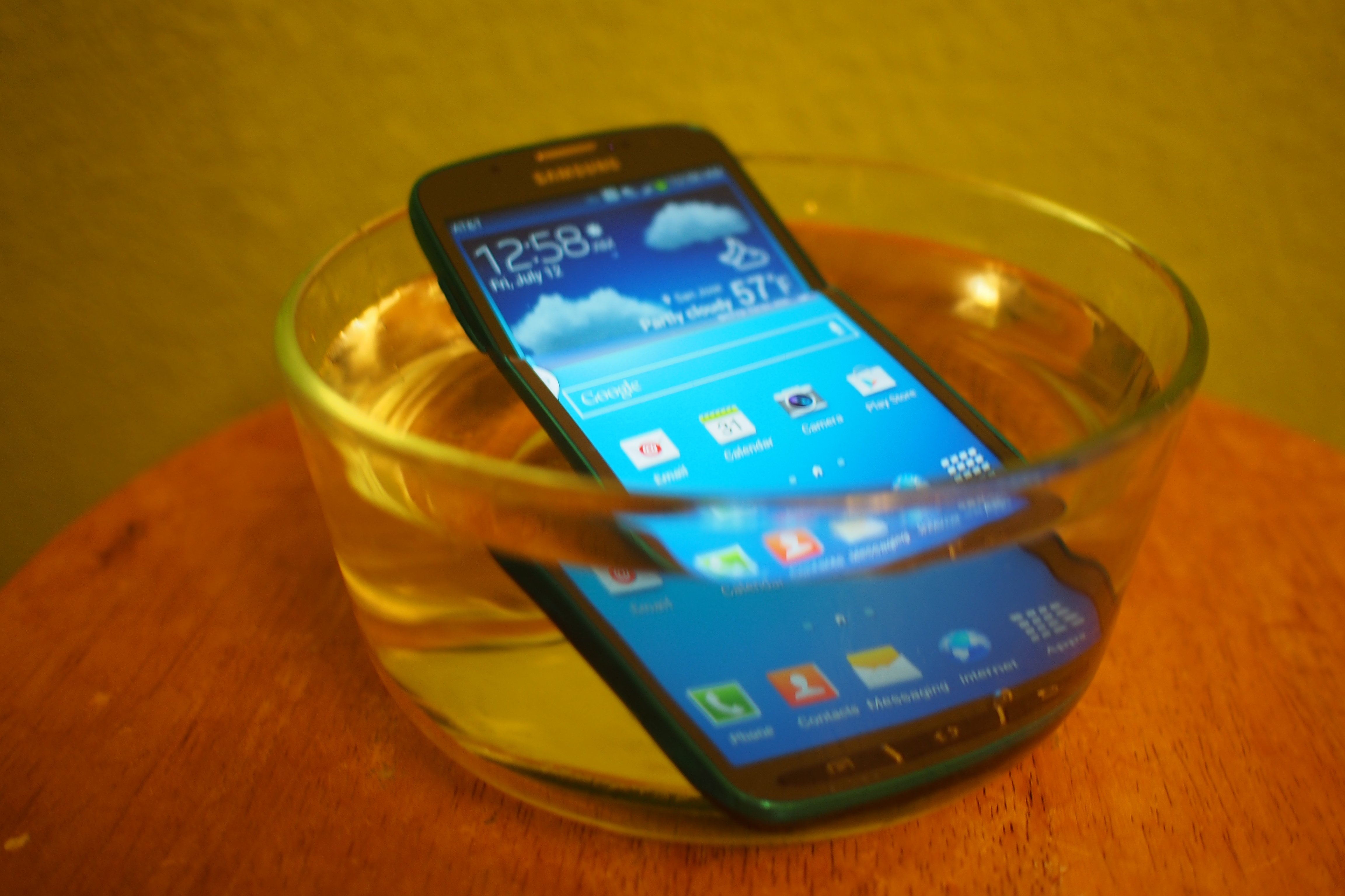 Samsung could be planning a waterproof Galaxy Note 4 as this feature may not make the cut for the Galaxy S5.