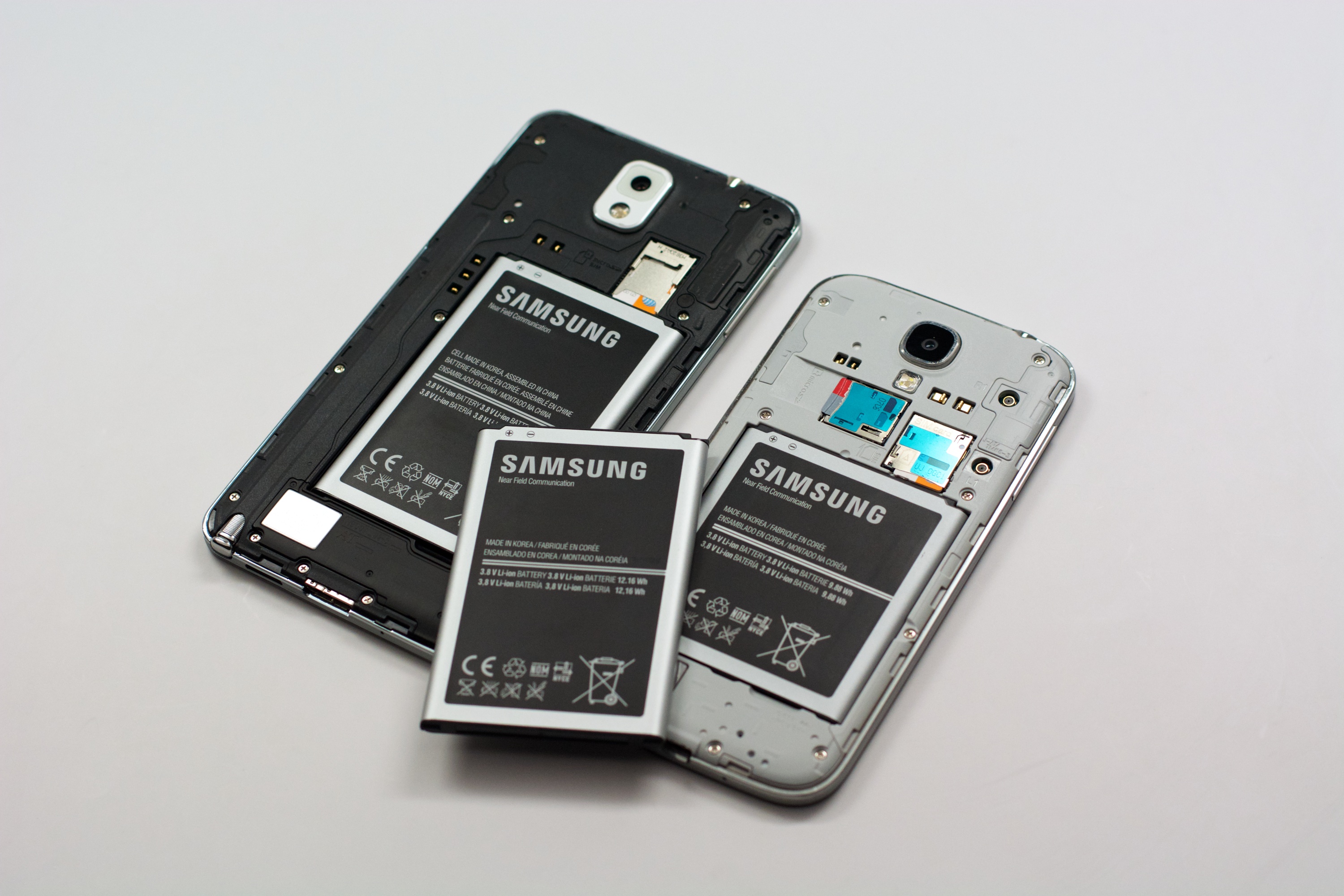 Galaxy battery. Samsung s5 батарея. Батарея Samsung s7. Батарея самсунг s7 оригинал. Галакси с5 мини батарея цифрами.