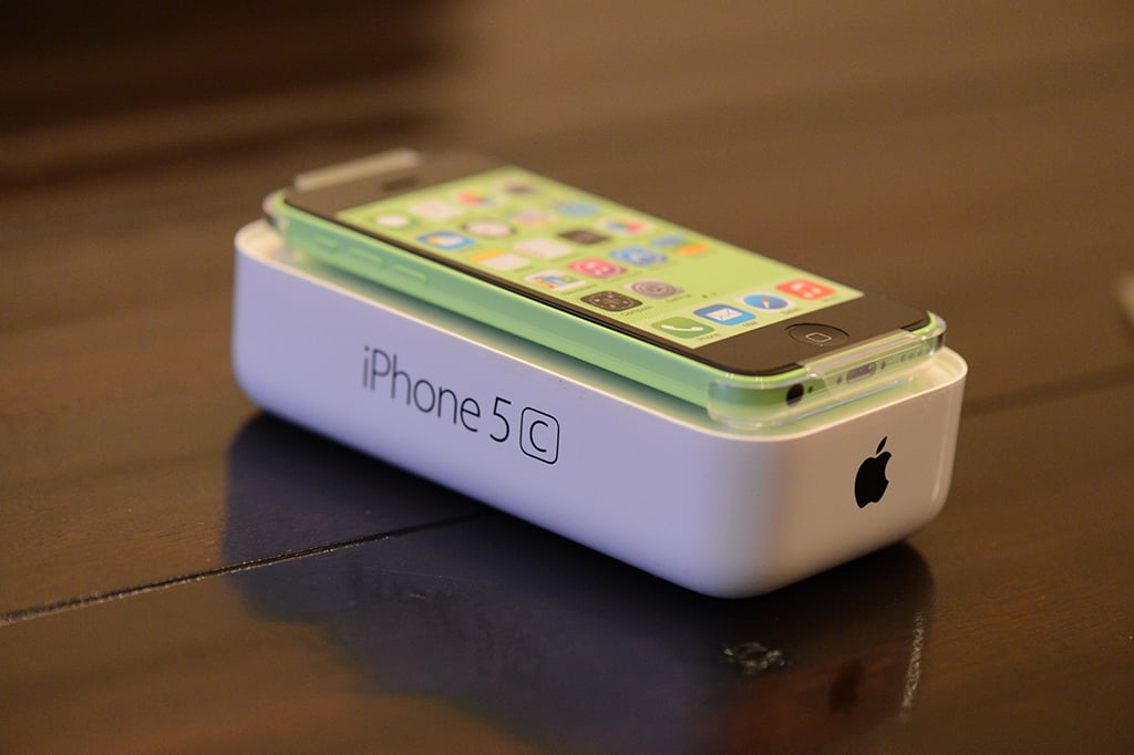 8GB iPhone 5c now available