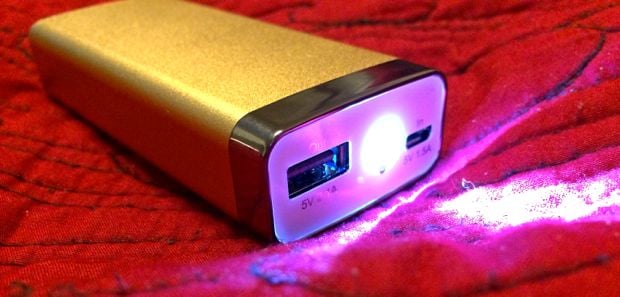 ravpower luster 6000 mah external battery plus flashlight
