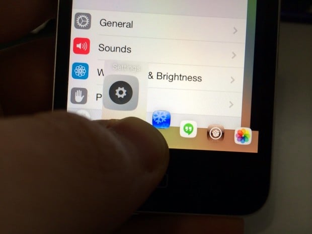 Use the Auxo 2 Quick Switcher to jump between recent apps.