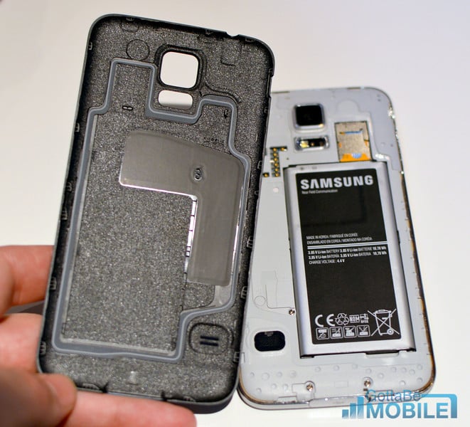 This small seal is part of a water-resistant Galaxy S5 design.