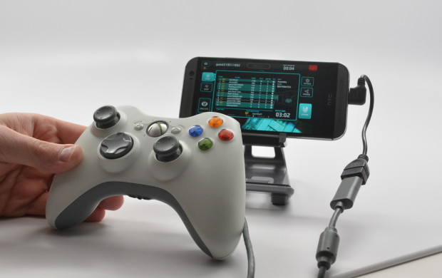 Use an Xbox controller with the HTC One M8 to play games. 