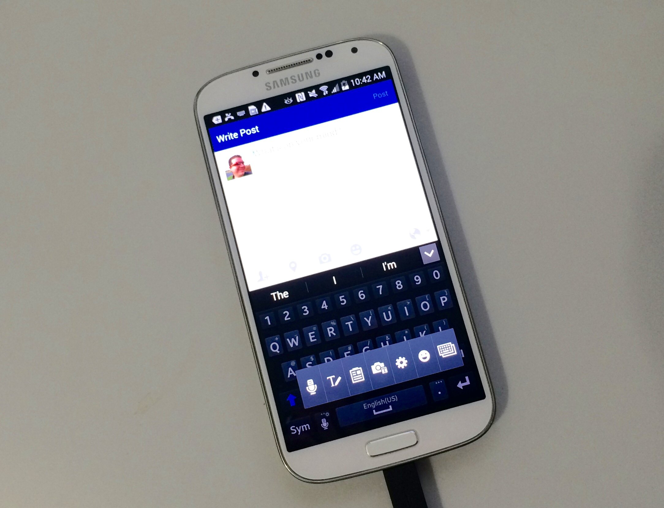 The Galaxy S4 Emoji keyboard should be easy to access, but it is not working for everyone.