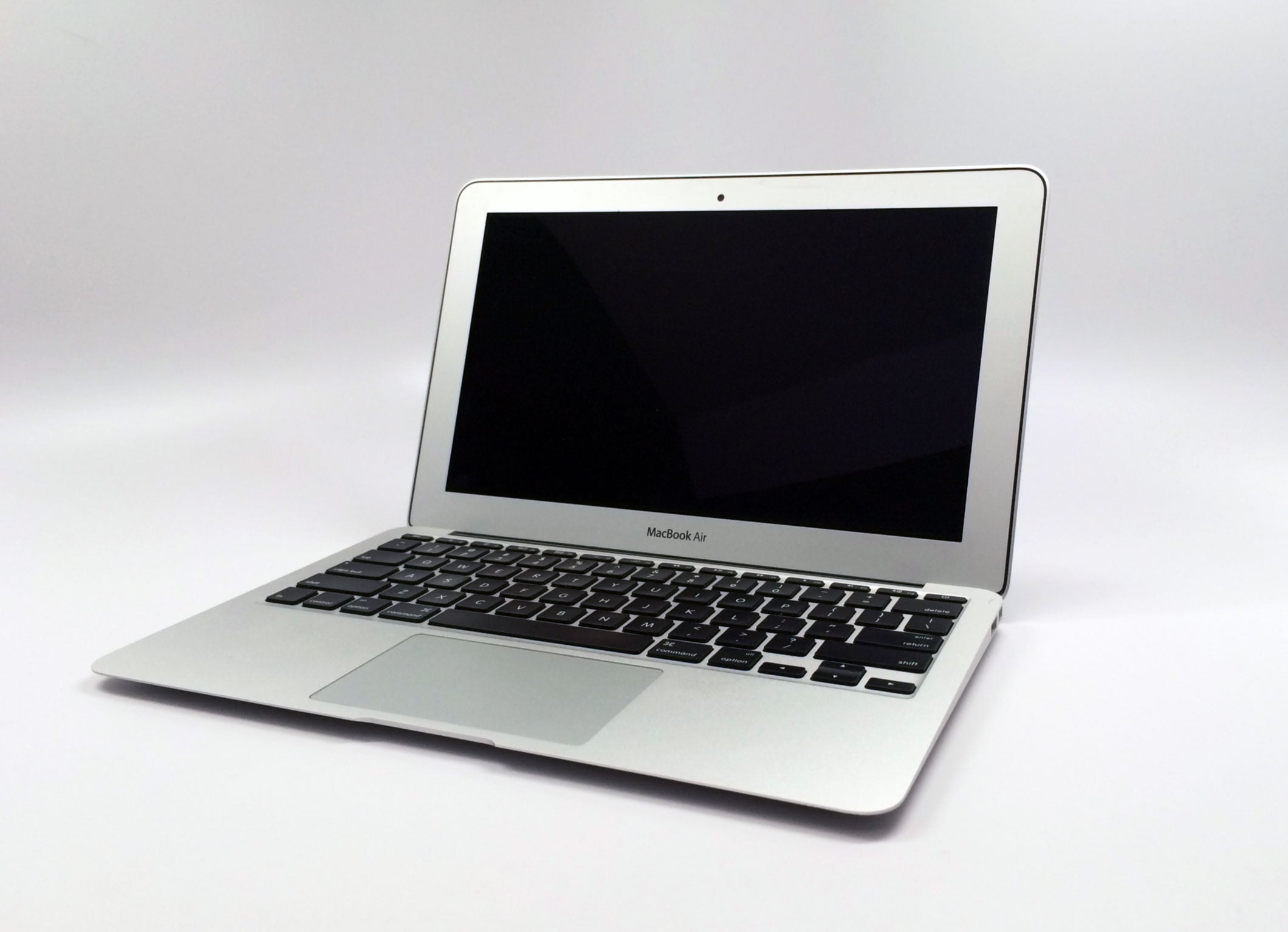Apple plans to launch a MacBook Air Retina in late 2014 according to a new report.