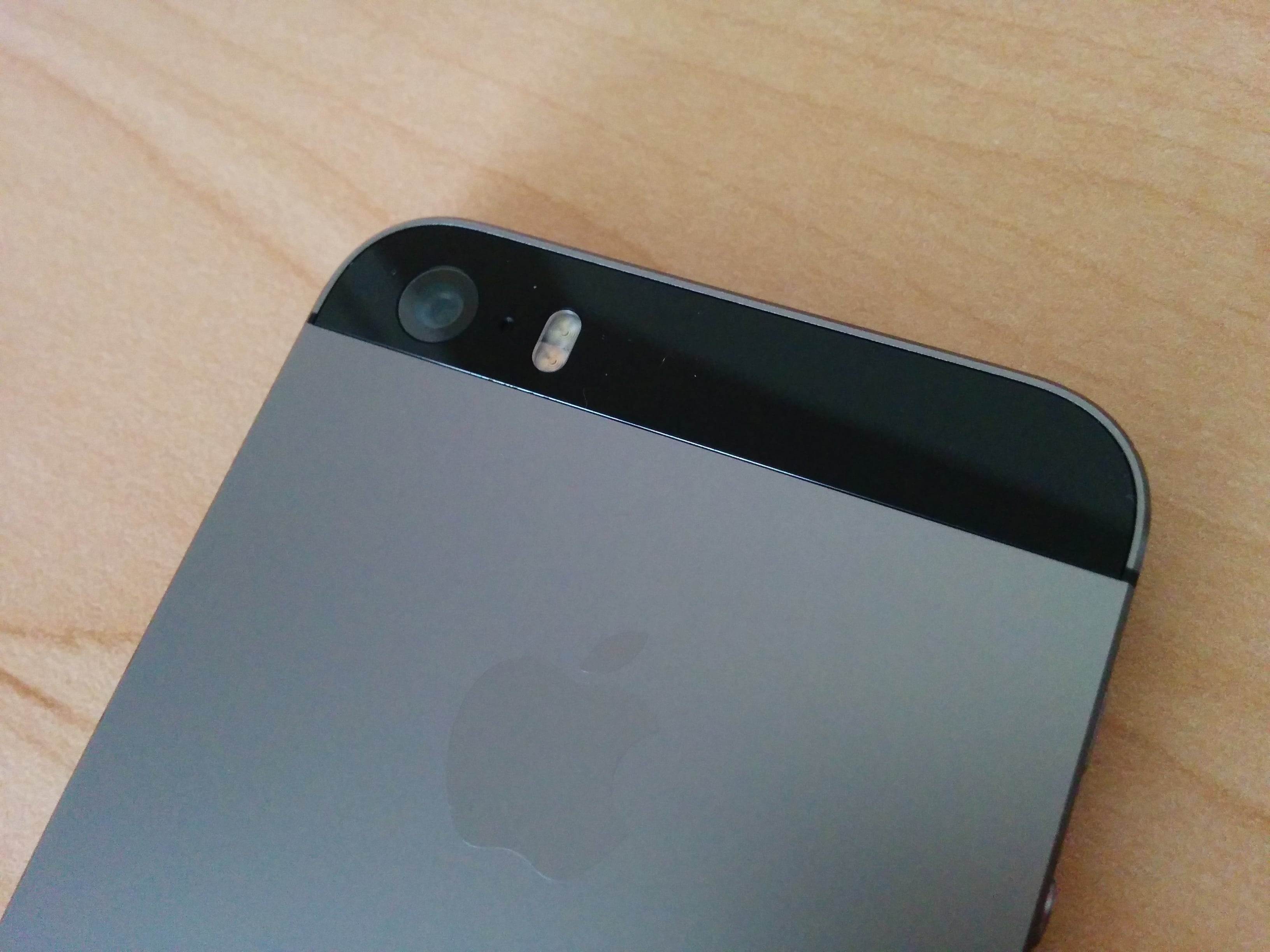 5 Clever Uses for the iPhone LED Flash