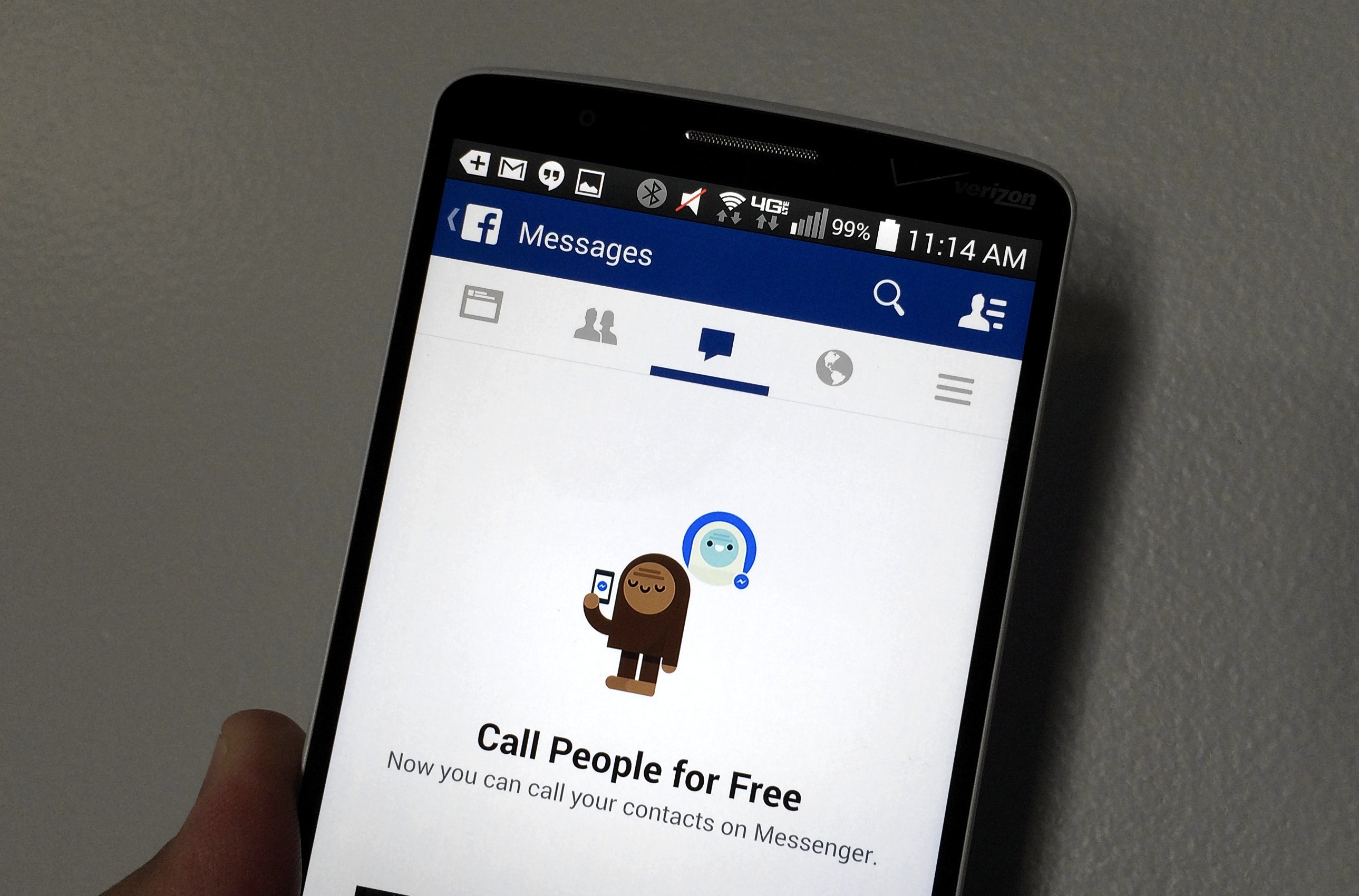 Here's why you need to install the Facebook Messenger according to Facebook, and why people are mad.