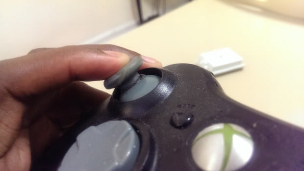 How to Clean an Xbox Controller (11)