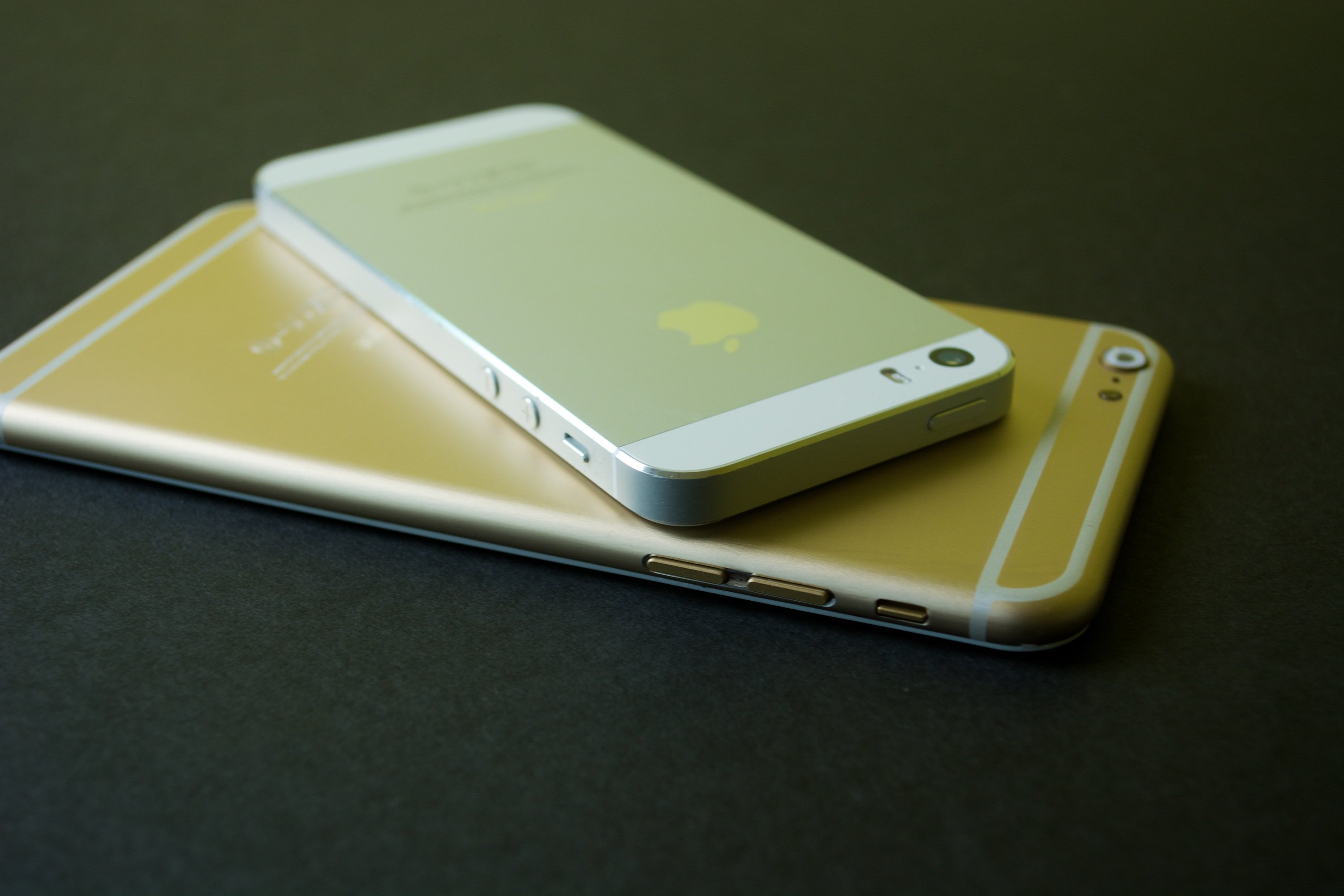 The new design makes the large iPhone 6 easier to hold.