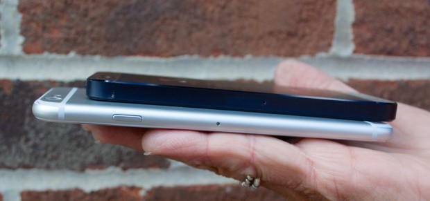 This shows the curved iPhone 6 edges compared to an iPhone 5.