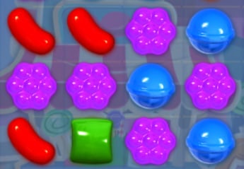 Identify the right match to make in Candy Crush.