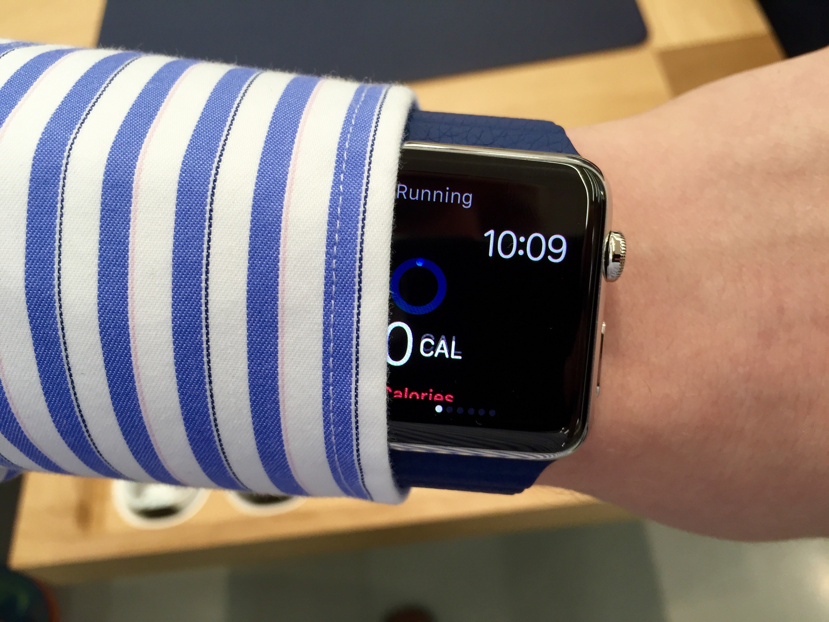 Here's what I learned after using the Apple Watch for an hour.