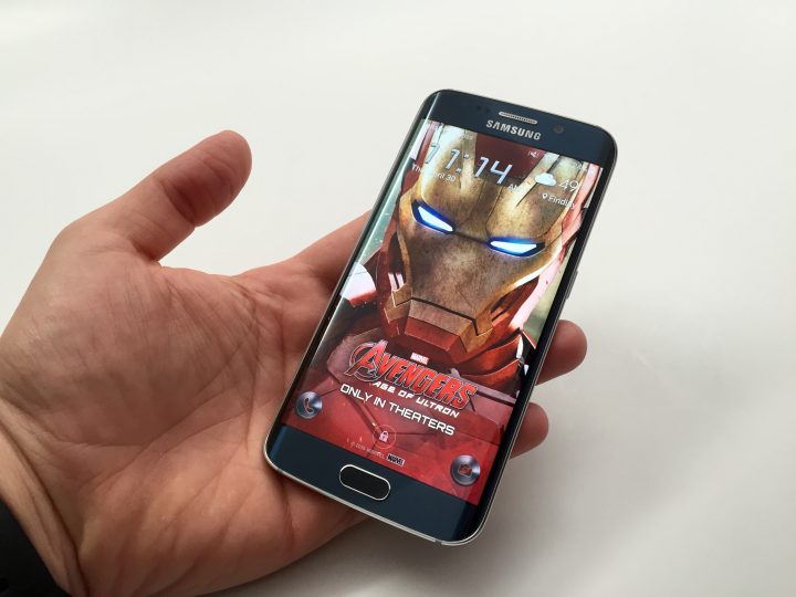 Use Iron Man, Thor or Black Widow as a new The Avengers Age of Ultron theme on your Galaxy S6 and Galaxy S6 Edge.