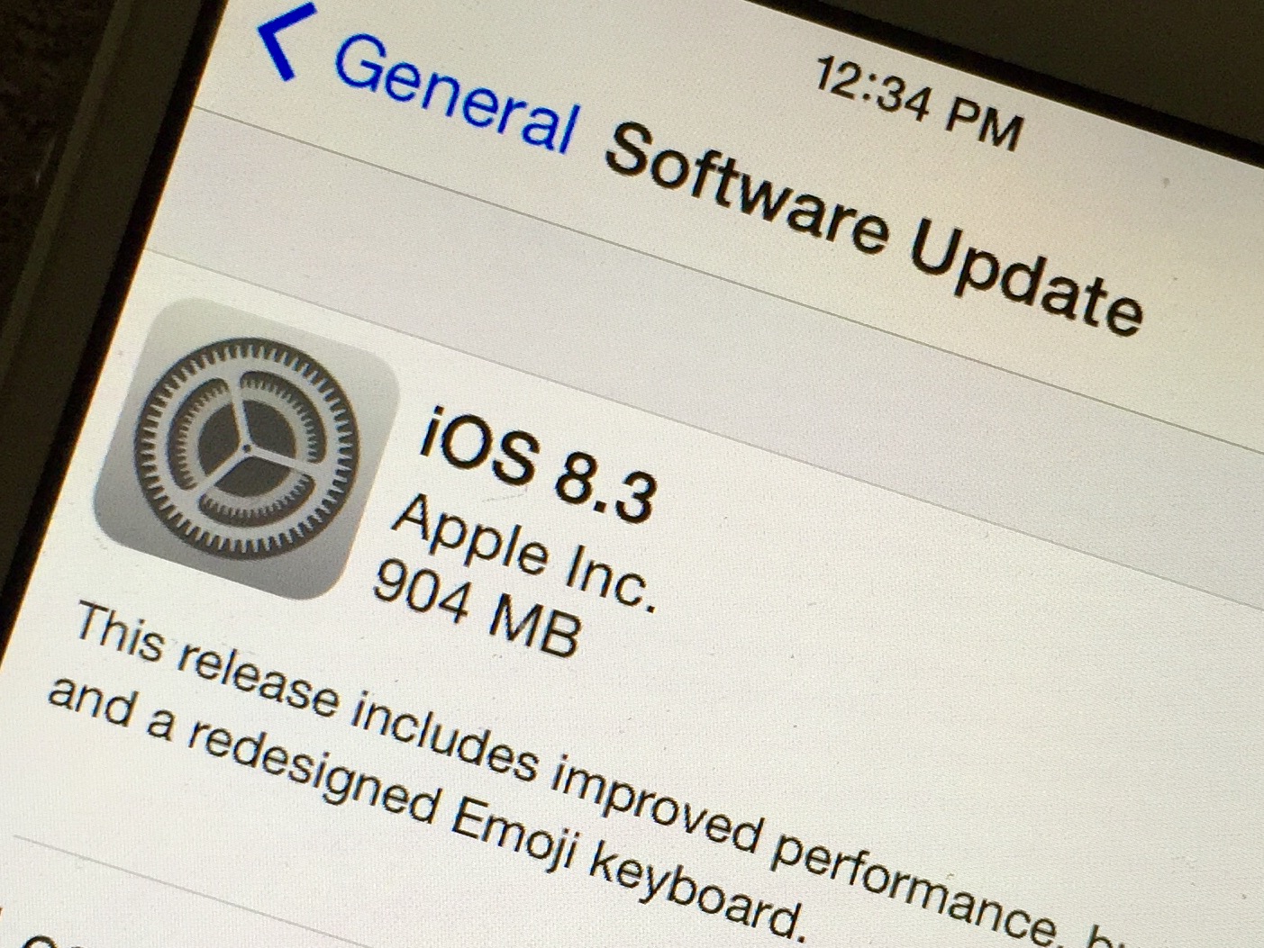 Read user iPhone 4s iOS 8.3 reviews to decide if you should install it.