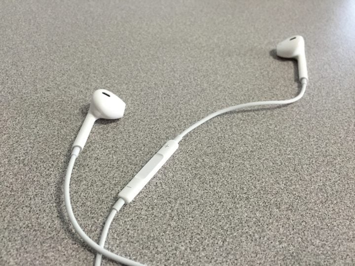 Easily control your music and more with iPhone headphones.