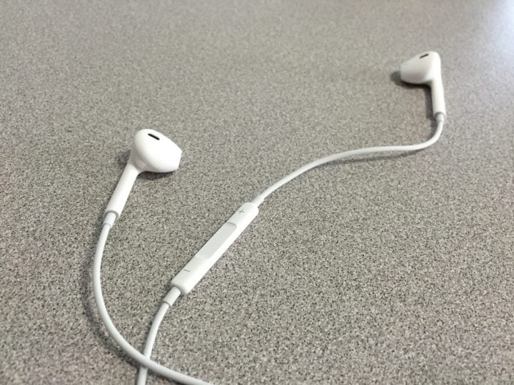 Easily control your music and more with iPhone headphones.