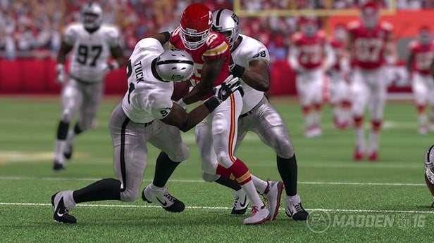 Organic gang tackles arrive in Madden 16. 