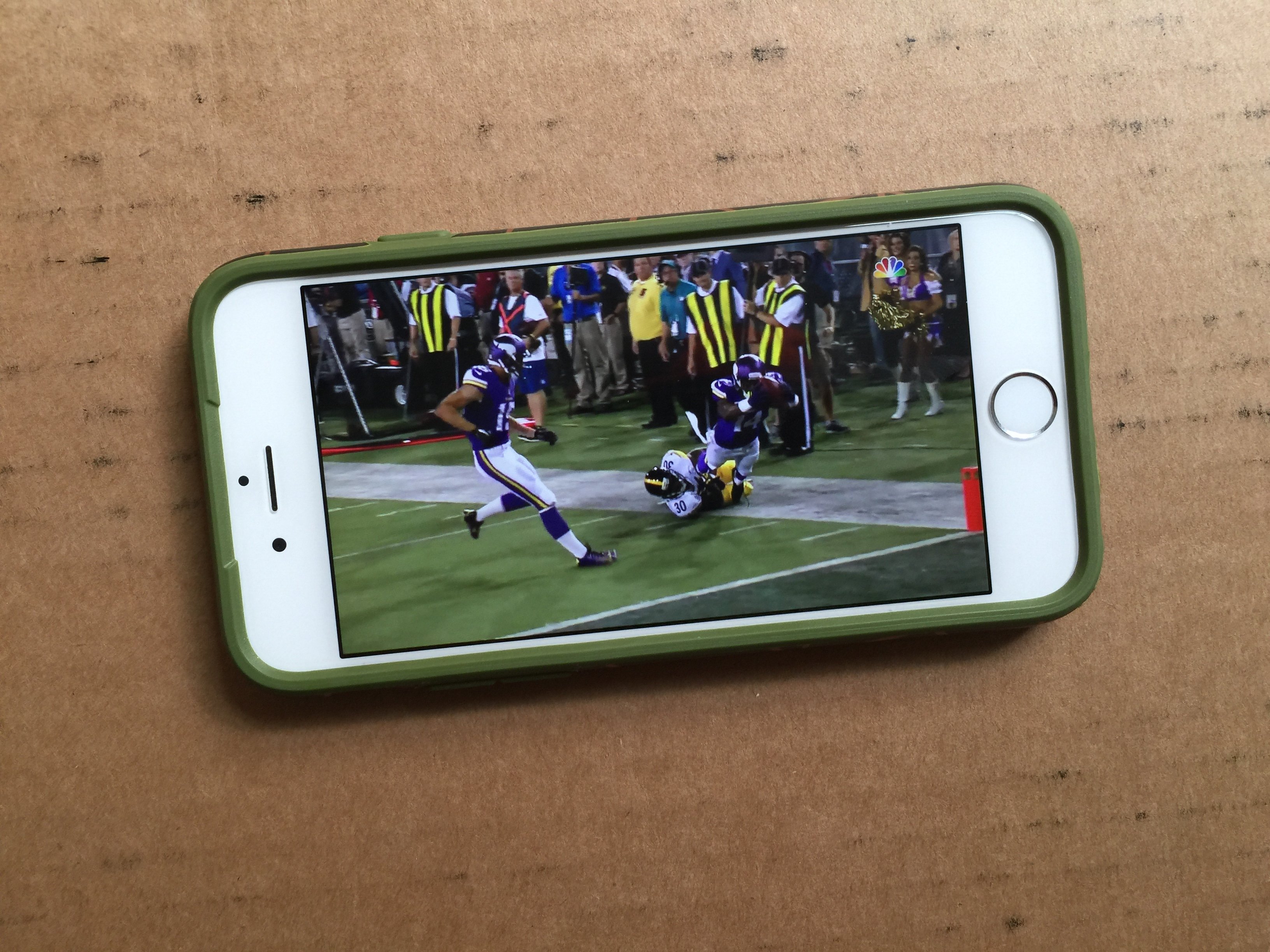 Watch the 2015 NFL Preseason live free if you are already a Verizon customer.