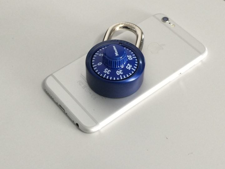 What is the difference between a locked and unlocked iPhone?