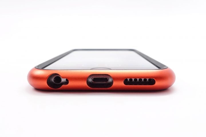 Full access to the iPhone 6s ports and features.