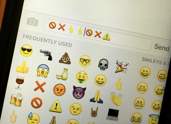 Disable the middle finger emoji on the iPhone running iOS 9.1.