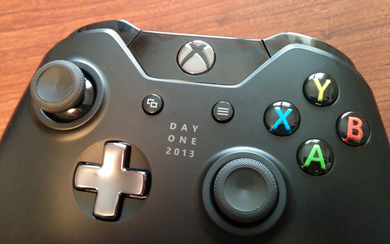 Expect plenty of Xbox One accessory Black Friday 2015 deals.