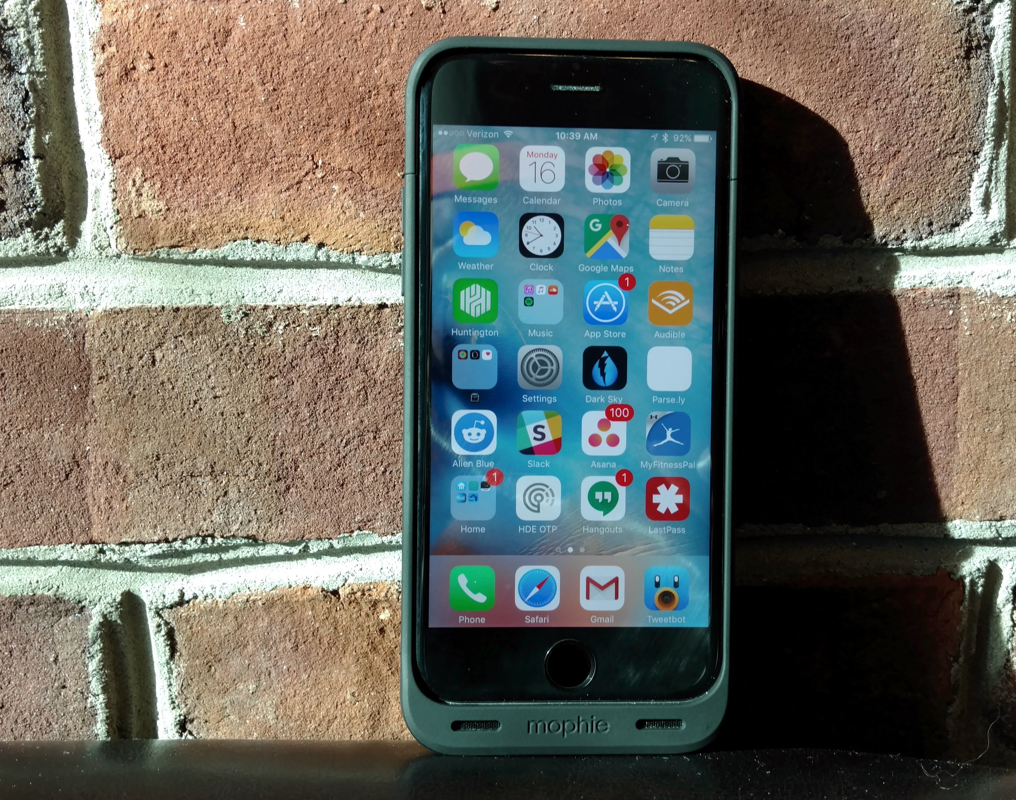 The Mophie Juice Pack Reserve iPhone 6s battery case is the perfect iPhone 6s accessory for power users.