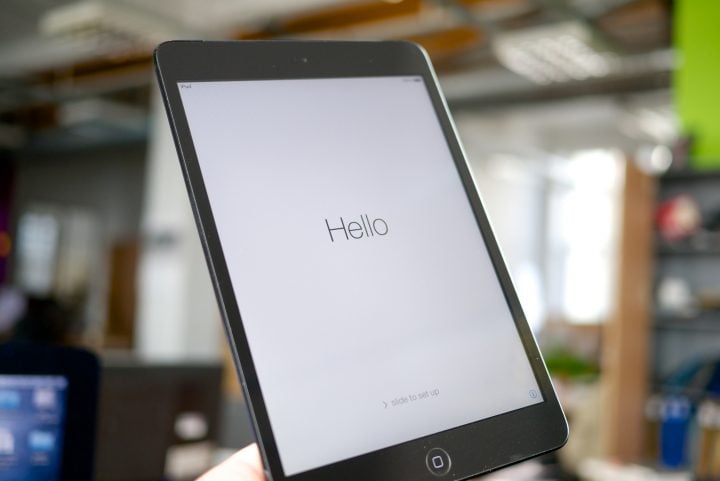iPad Hello first time start up screen