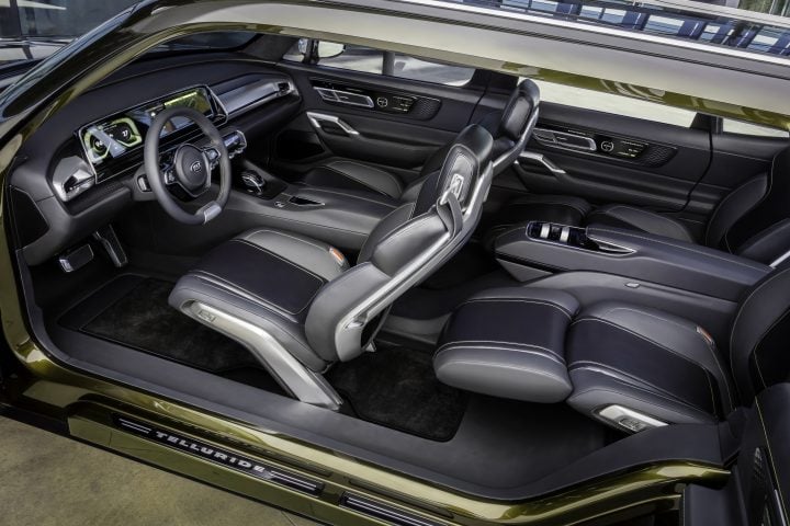 The Kia Telluride Concept features a smart interior.
