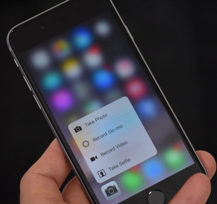 iPhone 6s and iPhone 6s Plus owners need to be cautious about changing time zones.