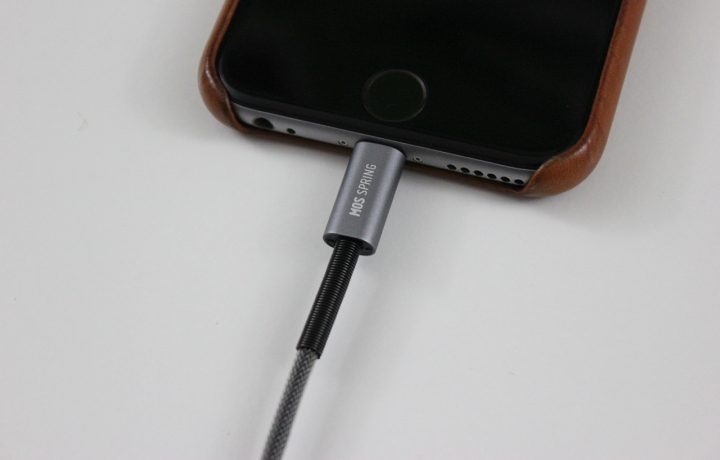mos-spring-iphone-cable-3