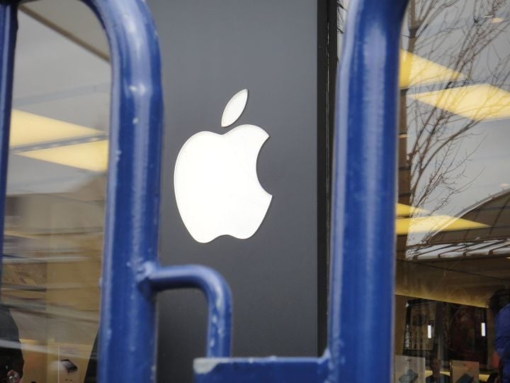 When to expect a smaller 2016 iPad Pro release date.