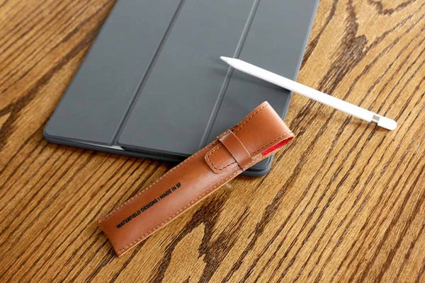 Apple-Pencil-Case-lifestyle2_grande