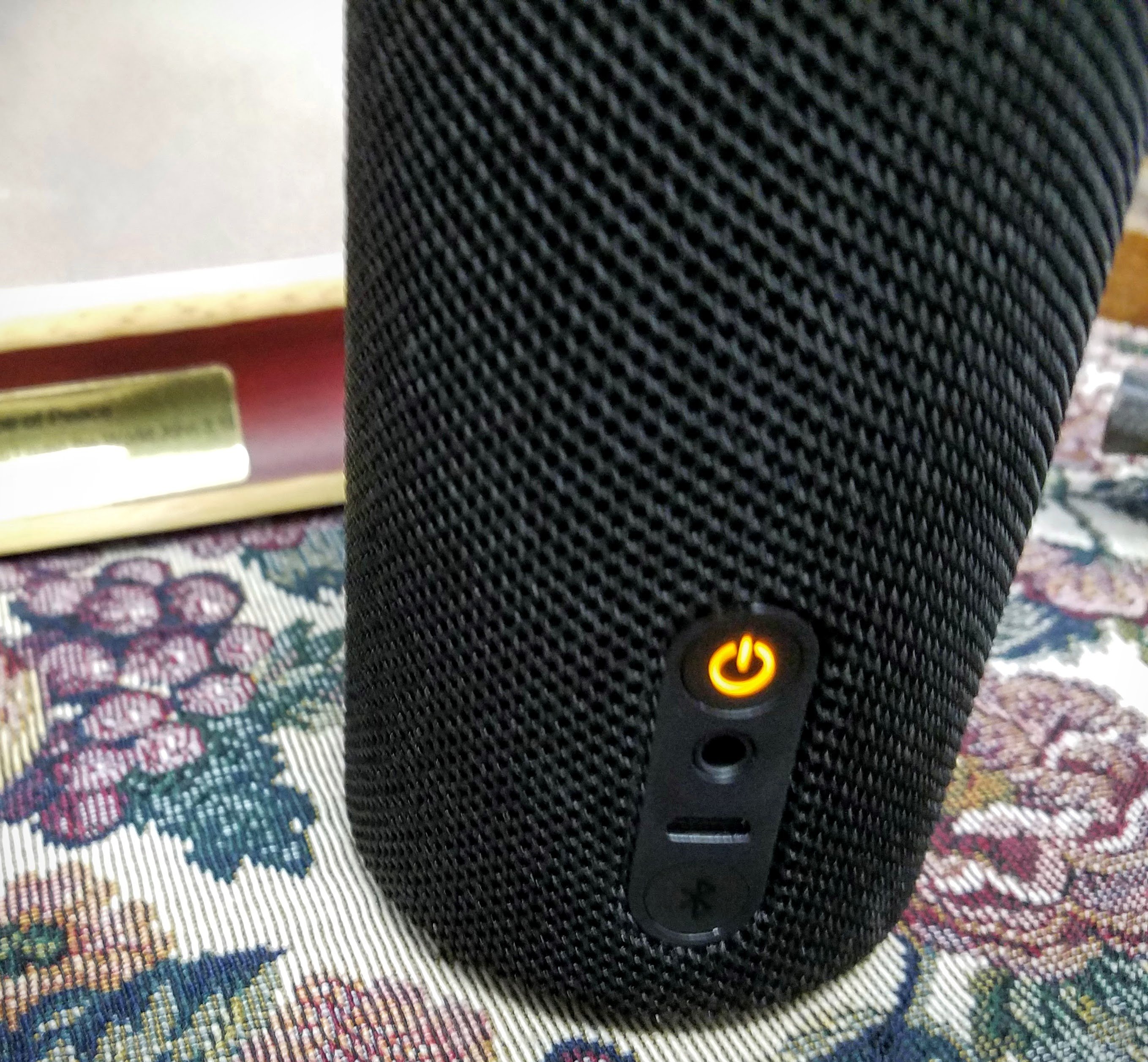 botón de encendido frontal amazon tap