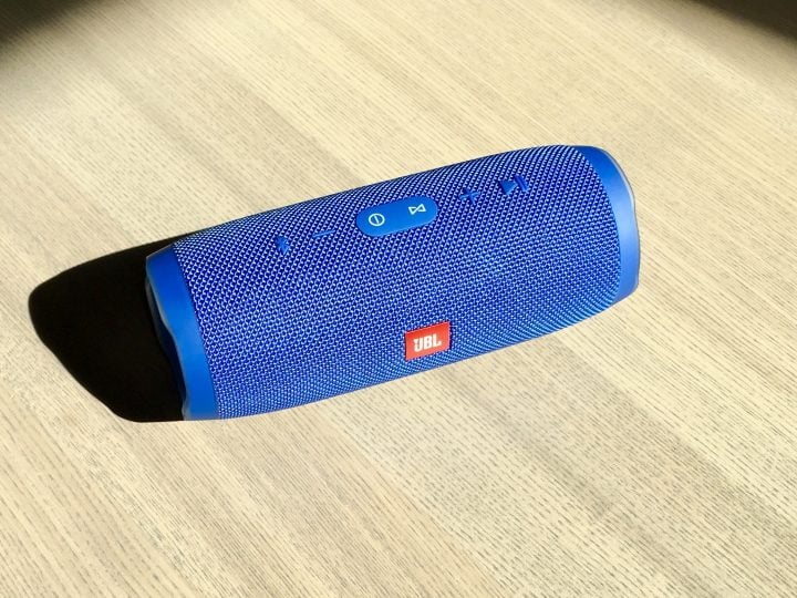 Control your music and calls with the JBL Charge 3 buttons.