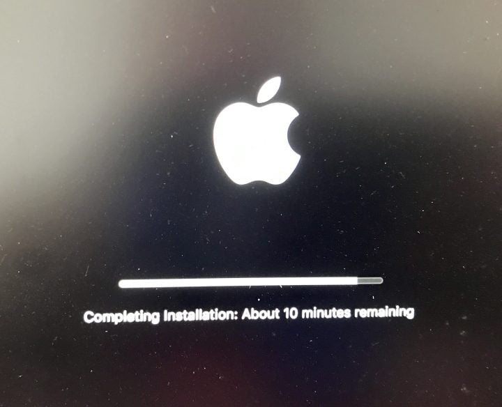 How long the macOS Sierra update takes to download and install.