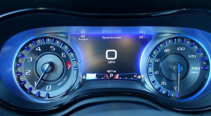 2016-chrysler-300s-review-10
