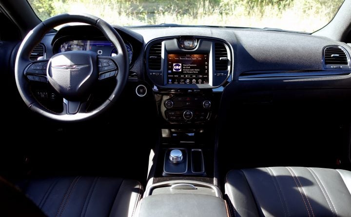 2016-chrysler-300s-review-12