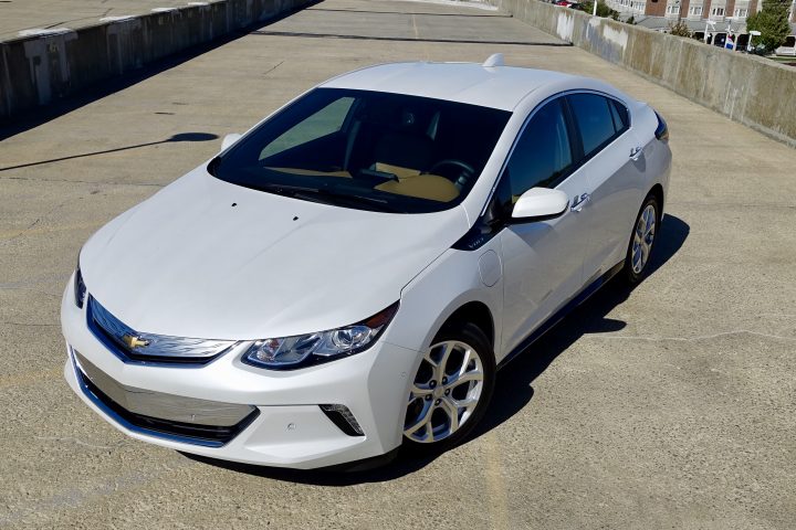 The 2017 Chevy Volt doesn't try hard to look like a special electric car, it's simply a good looking car that includes electric and gas power. 