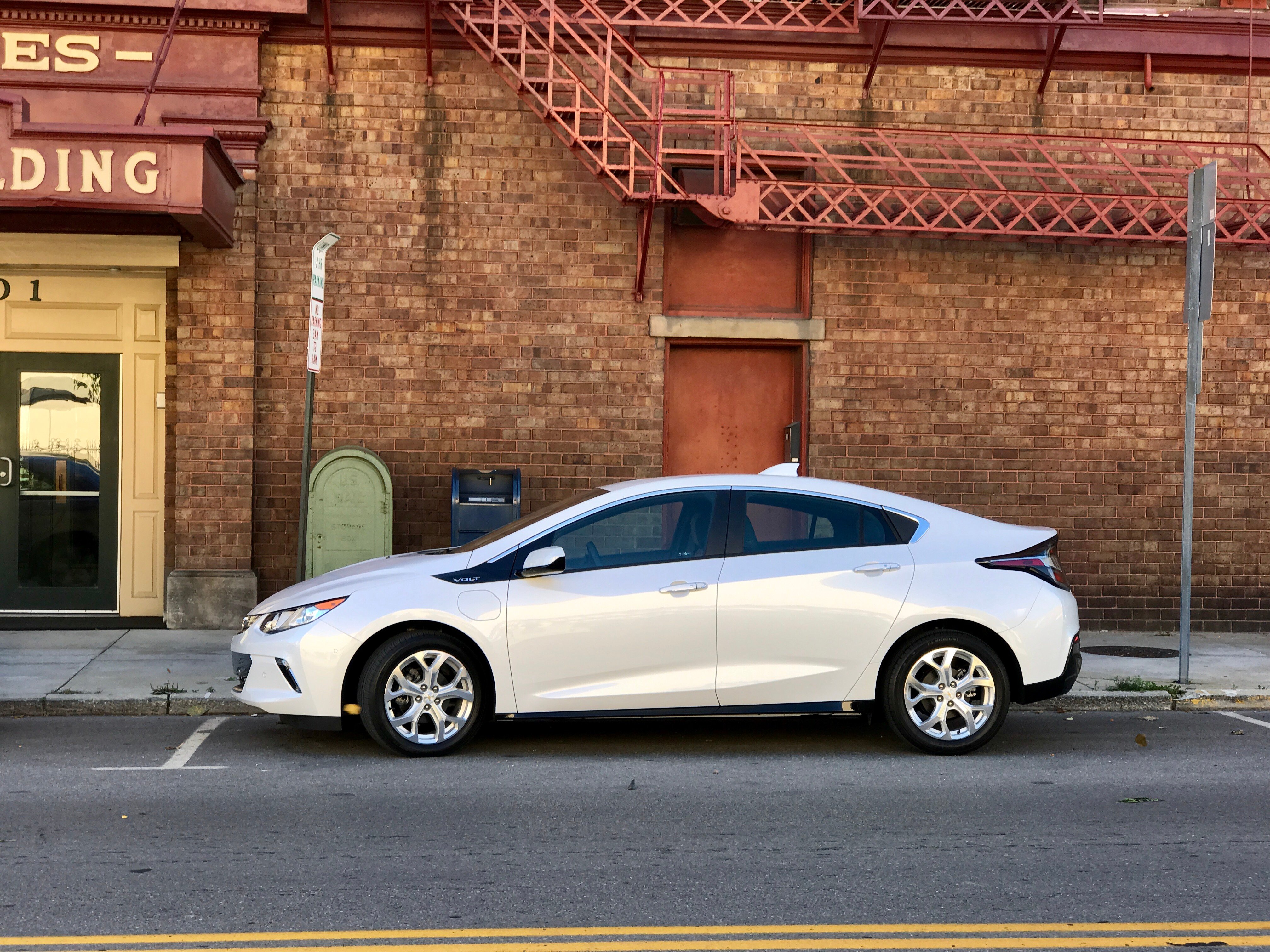 2017 chevy volt review